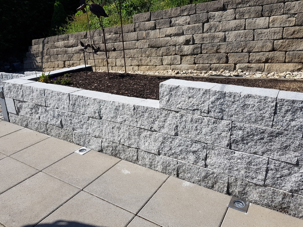 20x20x40 cm / Granit Mauersteine 4x gesägt GranitMauersteine.de